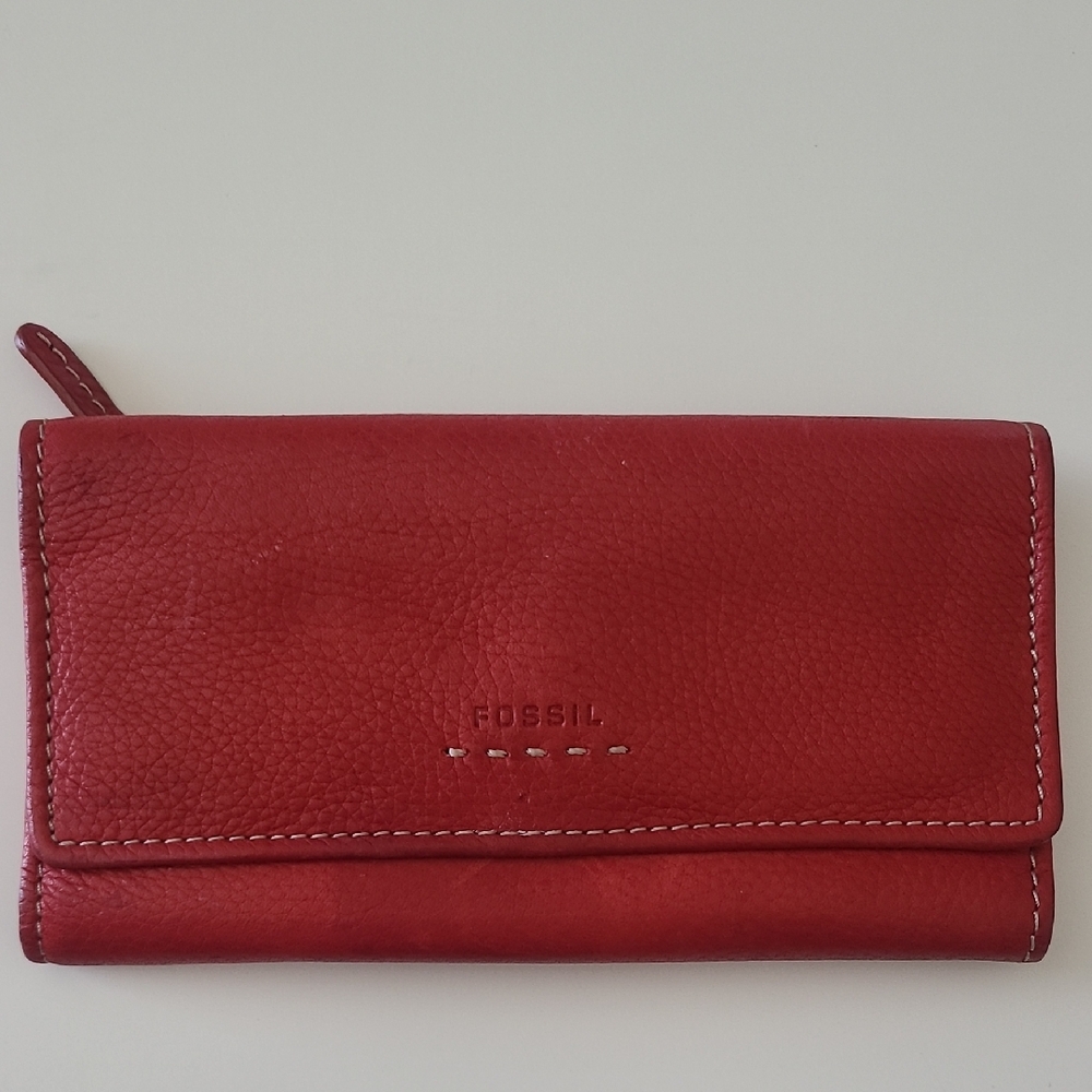 Fossil Women Wallet Red Leather Luxurious‎ Craftsmanship Pouch Card Organizer